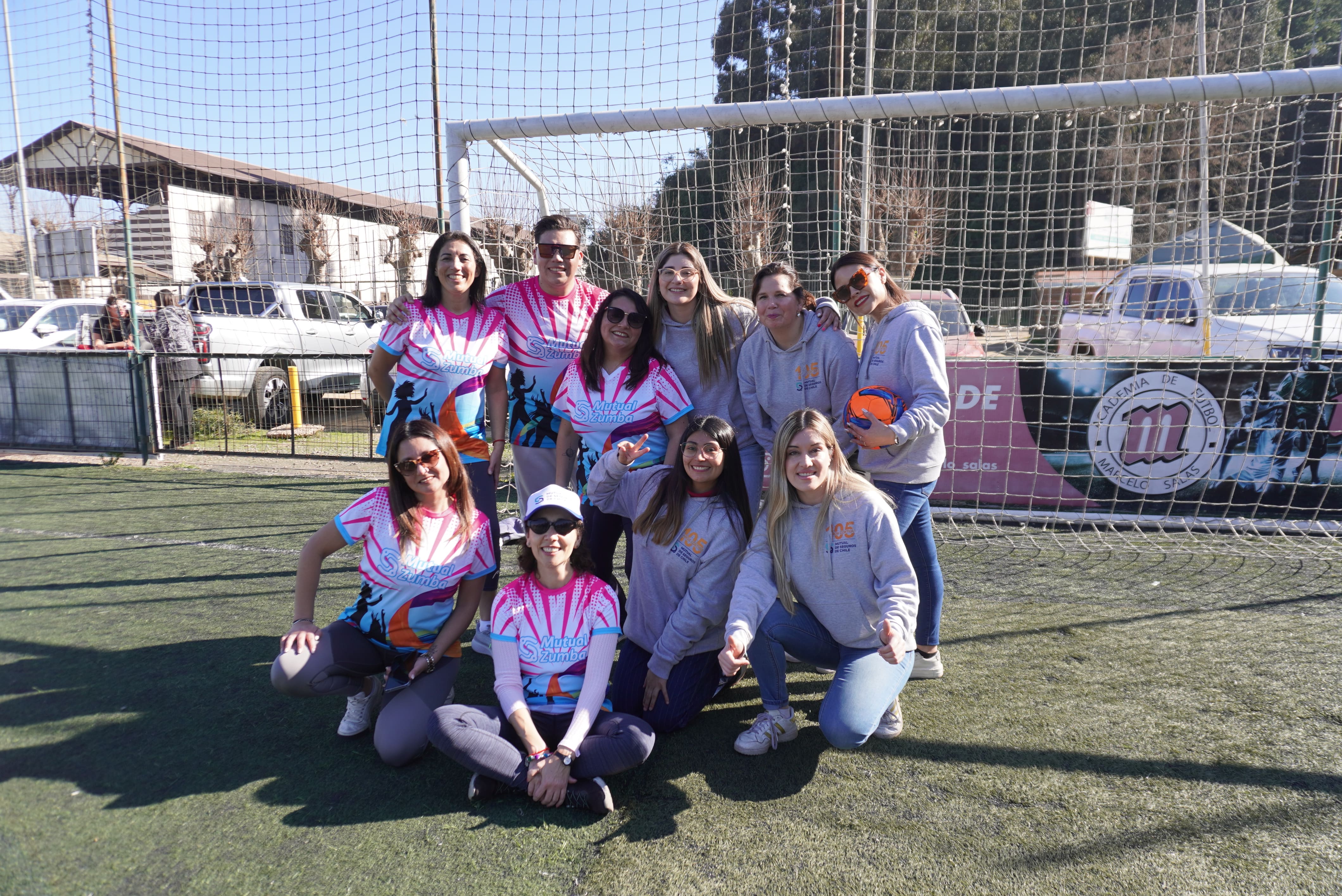 Mutual de Seguros de Chile refuerza su compromiso social con voluntariado deportivo junto a Fundación Refugio de Cristo