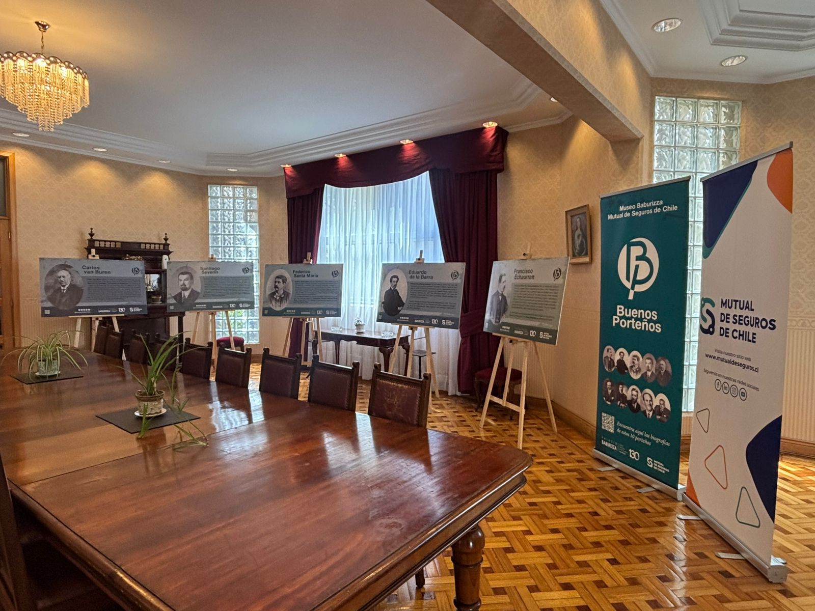 Buenos Porteños: La exposición itinerante que llevamos junto al Museo Baburizza a 6 colegios de la región de Valparaíso