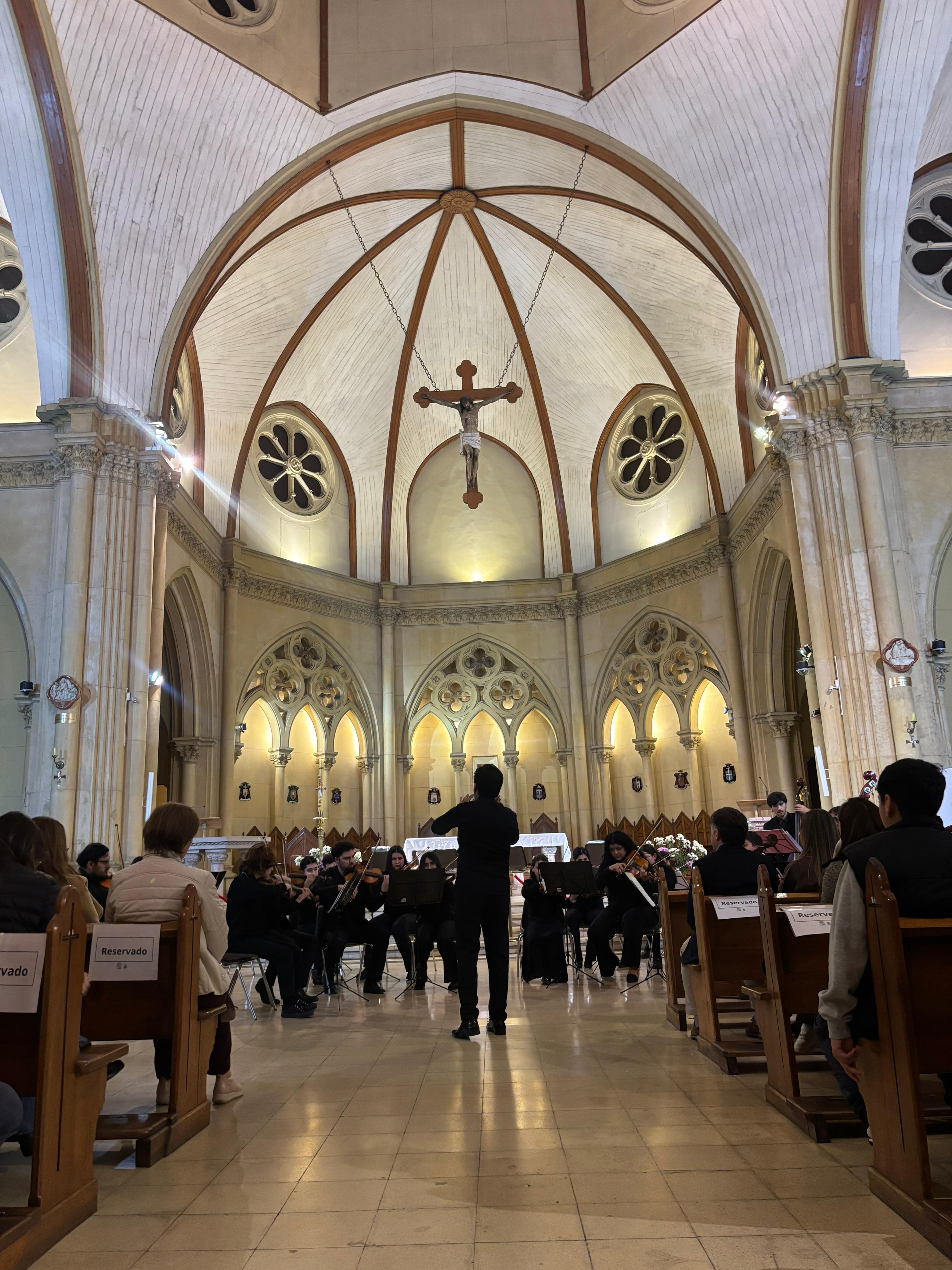 Presentes en Concierto a Beneficio de la Orquesta Infanto-Juvenil La Matriz